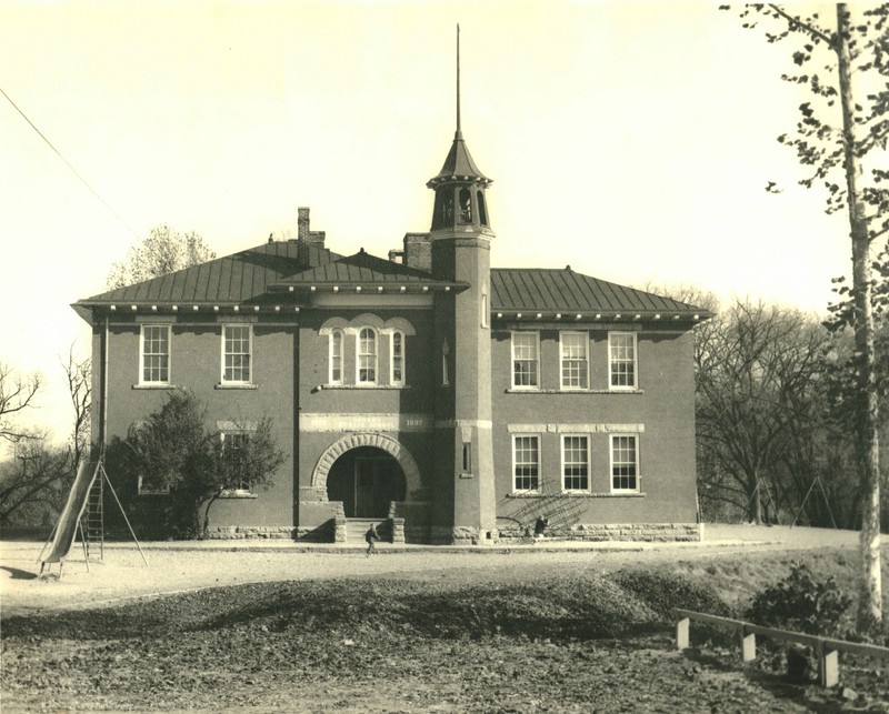 After the original school building burned in 1895, a new eight-room brick building was constructed in 1897. Image courtesy of the Ceredo Historical Society Museum. 