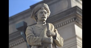 Soldier at the top of the Confederate Soldiers Monument.