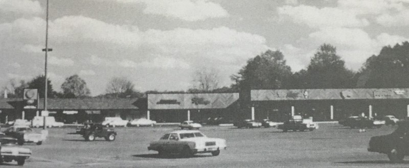 The plaza shortly after its opening in 1976. Image courtesy of the Ceredo Historical Society Museum. 