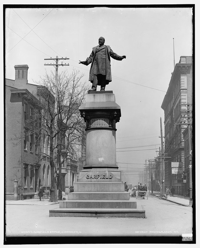 Sky, Building, Pedestal, Statue