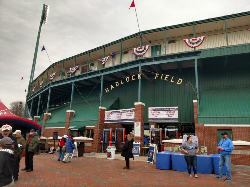 The front side of the stadium 