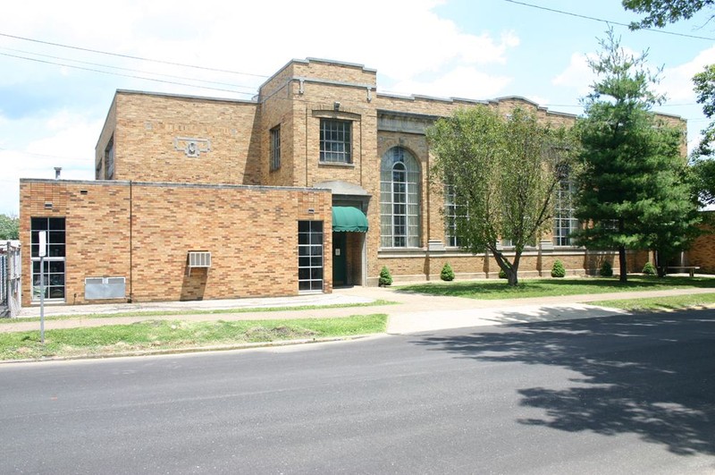 The 1926 building was the longest-lasting portion of the school complex. Image obtained from Locations Hub.