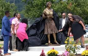 Unveiling of the Statue