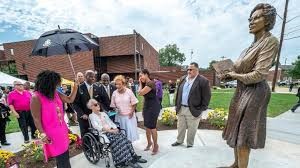 Katherine Johnson getting an up close look at the Statue honoring her accomplishments