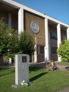 The monument is located in front of the Roane County Courthouse