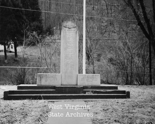 Monument to soldiers killed in plane crash near Premier, July 1, 1942. Geneva Steele Collection October 7, 2018.