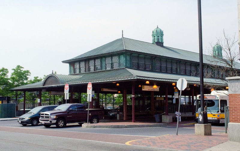 The current appearance of Dudley Station.
The photo was taken by Tim Pierce on June 1, 2011.