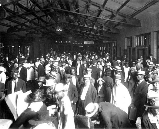 The concourse in 1921.