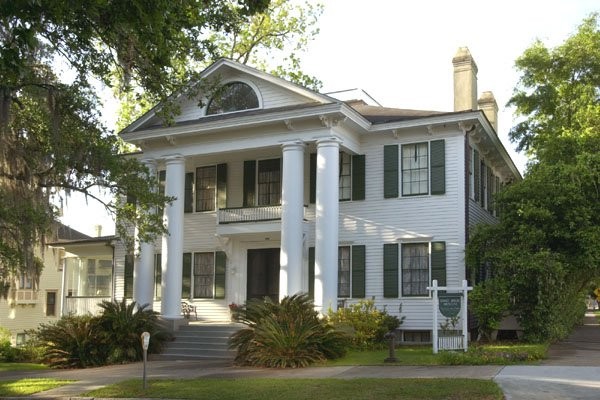 The Knott House was originally built in 1843 by free African American carpenter George Proctor. It is named after William and Luella Scott, who bought it in 1928 and remained for the rest of their lives. It is now a museum operated by the Museum of Florida History. 
