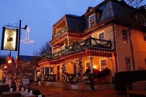 Photo of the inn in the evening during the Christmas season, taken by the owner 