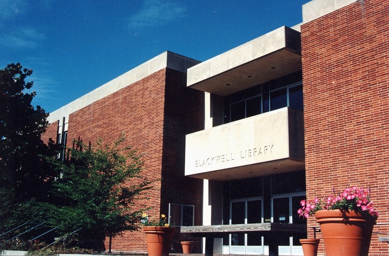 Blackwell Library Main Entrance, prior to 2016