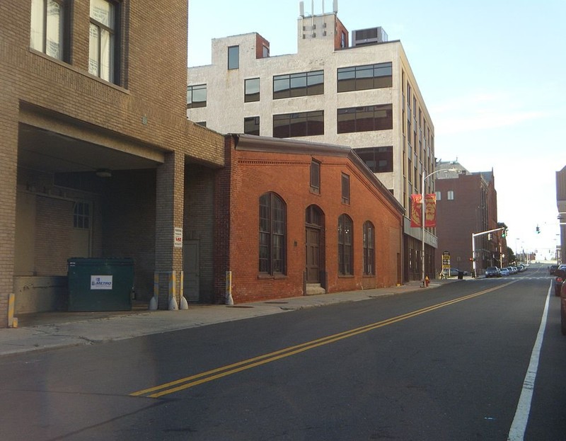 Ann Street in October of 2010 by Grondemar, Contributor to Wikimedia Foundation