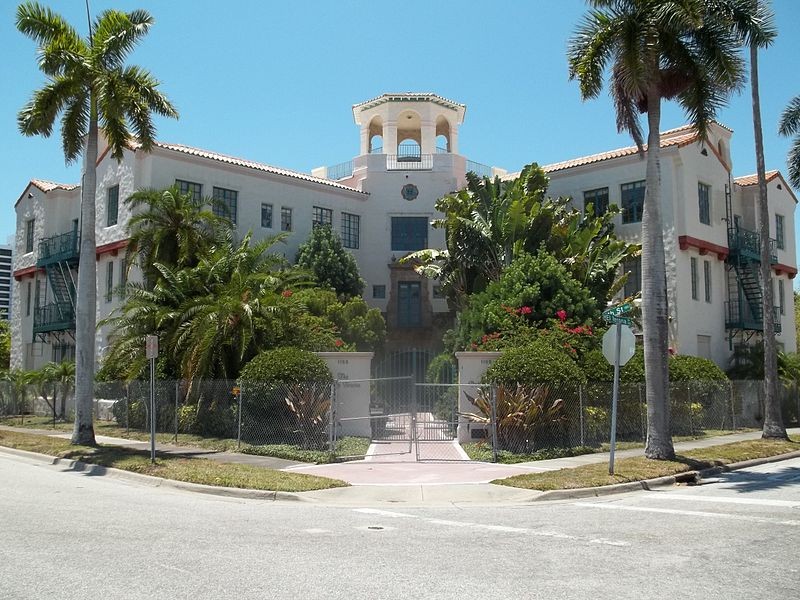 The former Belle Haven apartments is currently being renovated, as of 2018, into office space for a real estate developer.