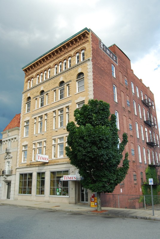 2009 Photo of the Times Building. The Times publishes in a different building but still uses this building for its offices. 