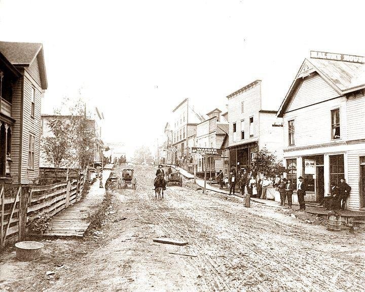 Main St, pre-fire of 1910.