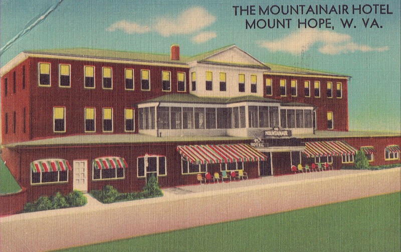 Postcard image of the Mountainair Hotel. 