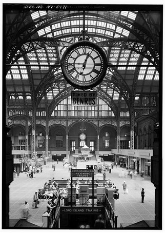 The high and lighted ceiling between 1904 - 1910