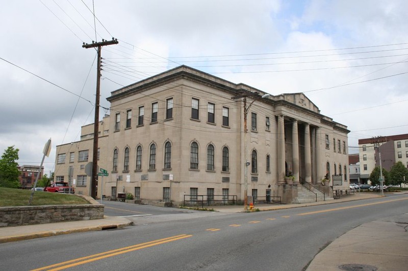 Over the years the building has served as a performing arts center, temporary courthouse, library, YMCA, and church. Image obtained from Locations Hub. 