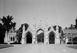 Crown Hill Cemetery Gateway, 1970