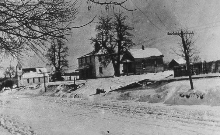 1836 Hempstead County Courthouse on Franklin Street, c. 1900.