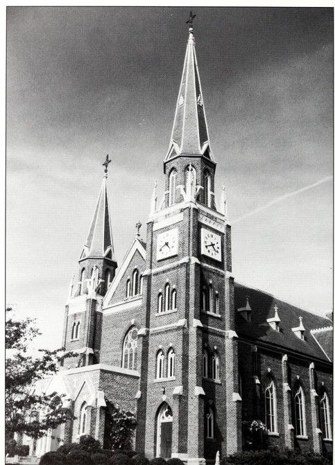 The Basillica of Mary, Help of Christians in 1975. Source: Fr. Paschal Baumstein, Blessings in the Years to Come (1997)