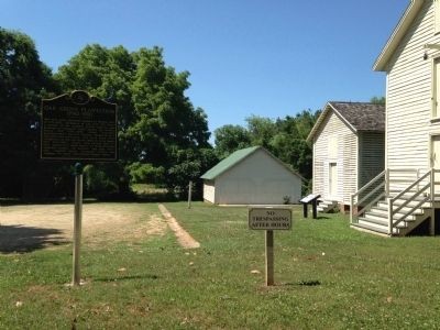 The plantation grew primarily rice on 1,693 acres of land. 