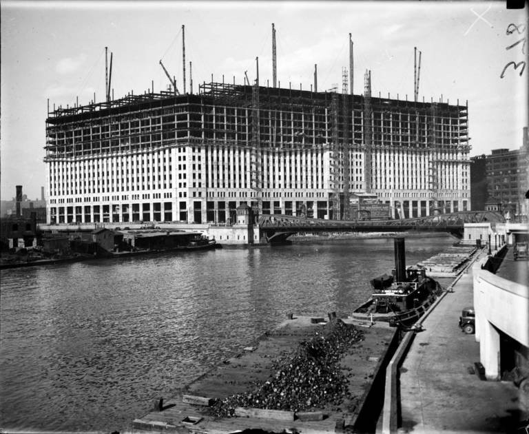 Merchandise Mart under construction