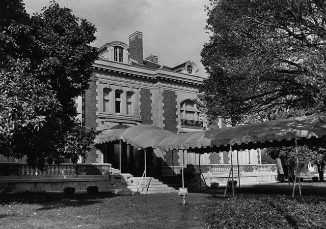 The Mansion Restaurant (1977-1981)