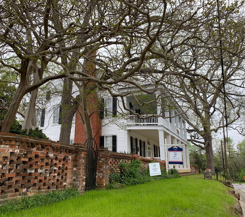 Cool Spring Tavern Exterior