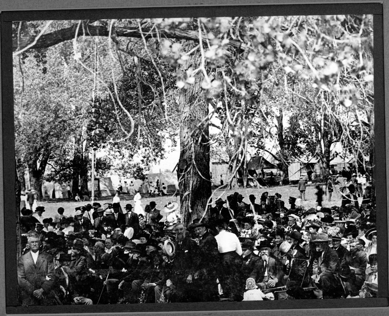 Photograph, Crowd, Monochrome photography, Monochrome