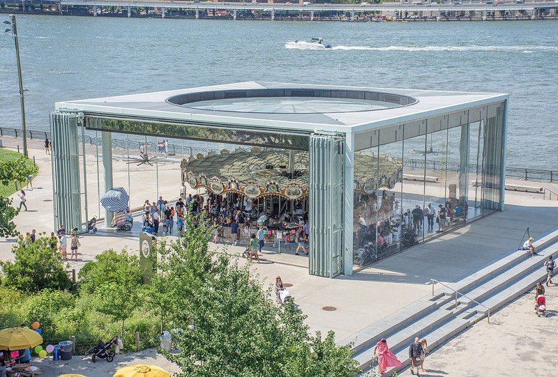 The Idora Park Merry-Go-Round, built in 1922 by the Philadelphia Toboggan Company, was restored and relocated to Brooklyn Bridge Park. It is now called Jane's Carousel and is housed in a glass pavilion by architect Jean Nouvel.