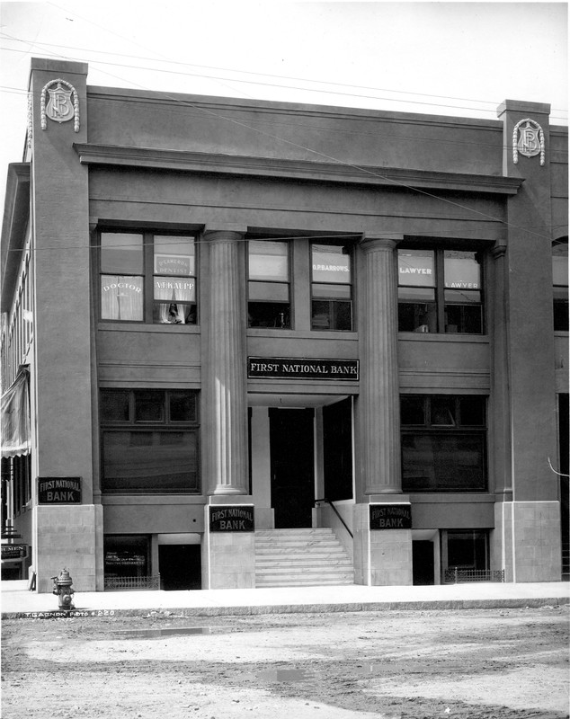 The stately facade of First National Bank as it appeared in 1910.