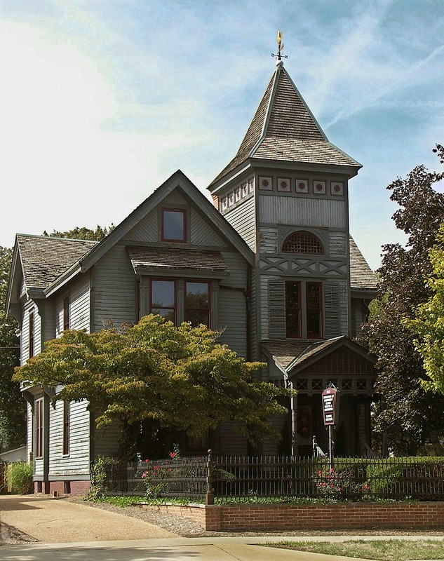 2004 photo of H.P. Boult House by notmatisse