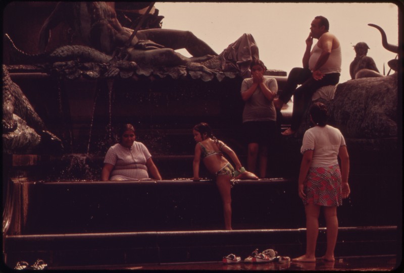 Public fountains are popular destinations during heat waves, especially in neighborhoods without reliable air conditioning. (Wikimedia Commons, Environmental Protection Agency)