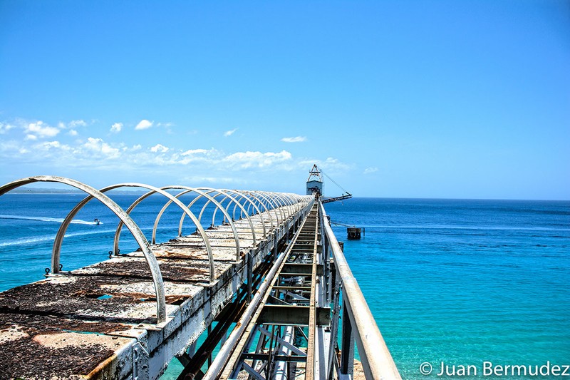 The Sugar Pier in Aguadilla has gained popularity on social networks for its panoramic and attractive views.