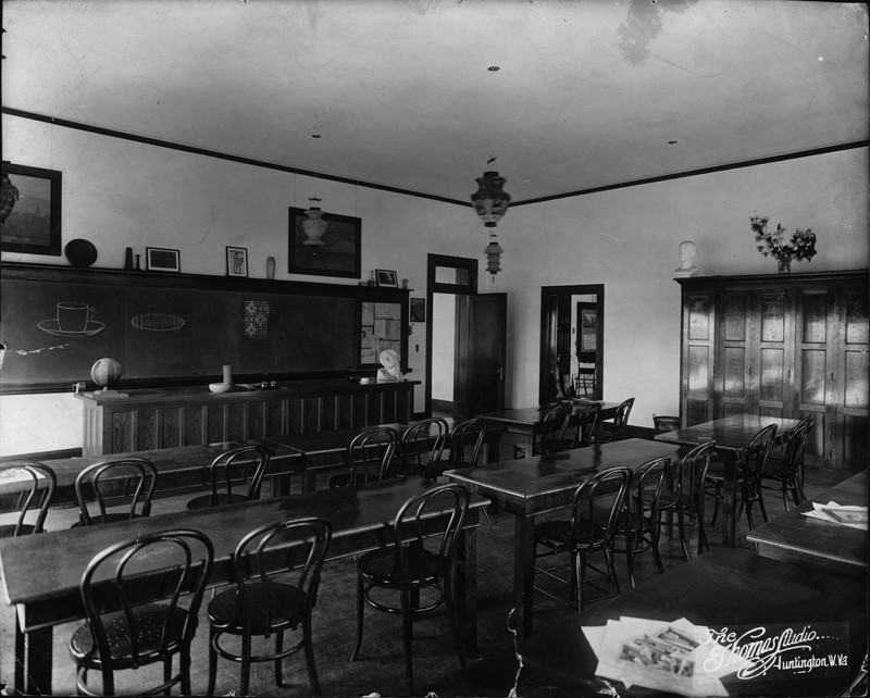 Old Main once housed all of Marshall's classrooms, such as this art room in 1907.