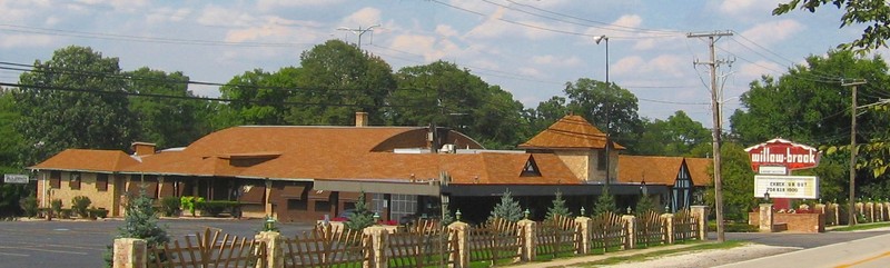 The Willowbrook Ballroom Circa 2006. Used under Creative Commons Attribution-ShareAlike 3.0 License.