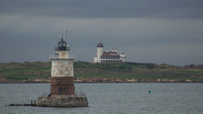 Kate’s Light in 2015. “Robbins Reef Lighthouse,” by John Sonderman is licensed by CC BY 2.0.
