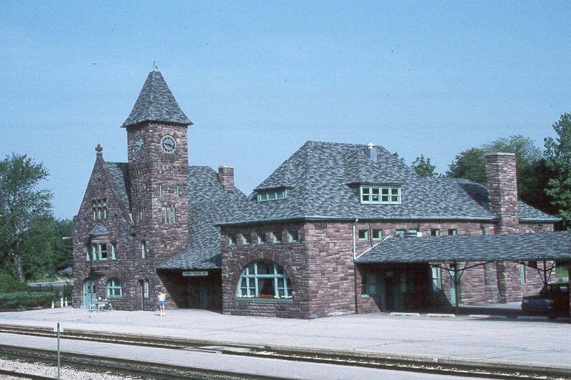 Niles Station was built in 1892 in anticipation of the Chicago World's Fair in 1893. The city was the last major stop before Chicago and the railroad wanted to impress travelers with a grand depot.