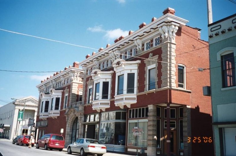 2005 photo of main facade of AXA building along S 5th Street, facing northeast (Dale Nimz for KSHS)