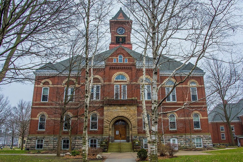 Barry County Courthouse was built in 1894 and remains the seat of county government.