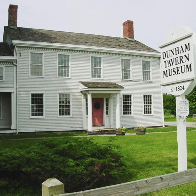 The Dunham Tavern Museum as it stands from the outside 