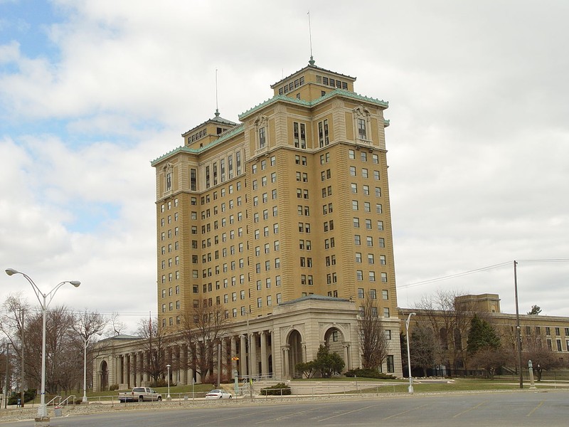The Hart-Dole-Inouye Federal Center was built in 1928 and was originally the main building of the Battle Creek Sanitarium Complex.