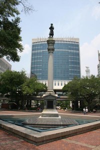 Photo courtesty: http://jacksonville.about.com/  "Fountain at Hemming Plaza, Jacksonville, Florida"