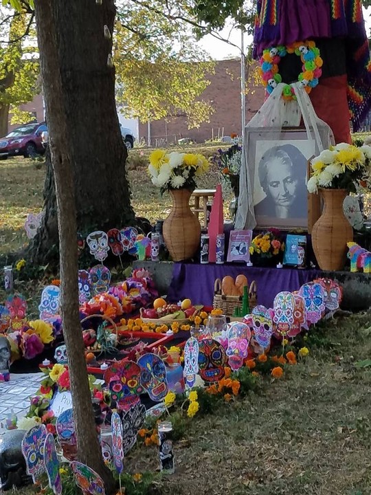 Yet Another Dia de los Muertos Celebration Day in The Old Episcopal Burying Ground