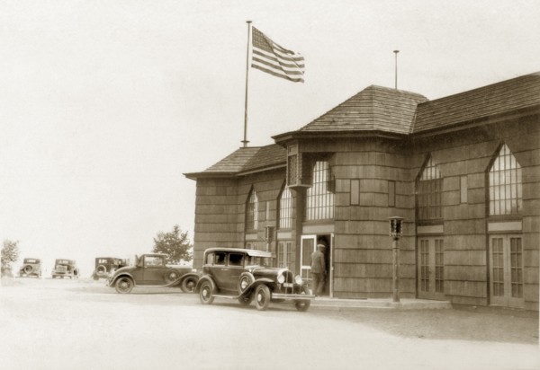 Early years of the Naniboujou Lodge in its original state as an exclusive men's club.