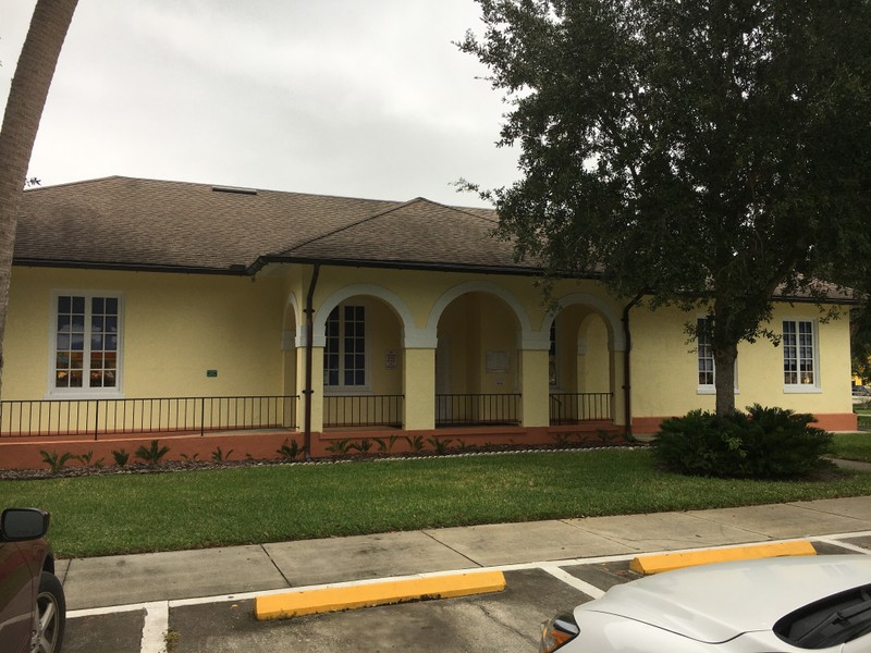 Melissa Dickinson Memorial Library (east facade)