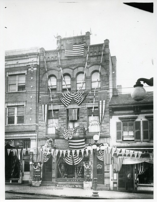 Circa 1910 photo of the Morris Building.