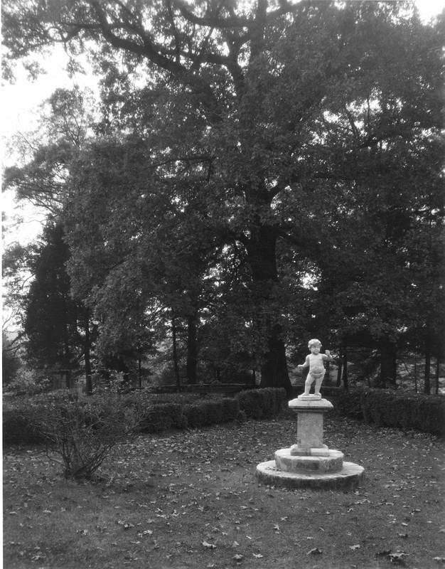 Photo of putto by Frances Benjamin Johnston, 1927