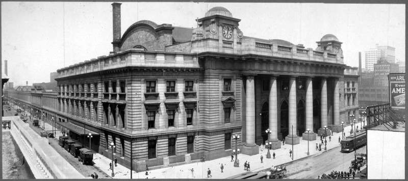 1912 Photo: On the far left (in the distance), the smoke stack marks the powerhouse, which is the only part of the complex that remains intact today. (Via Chicagoology.com)